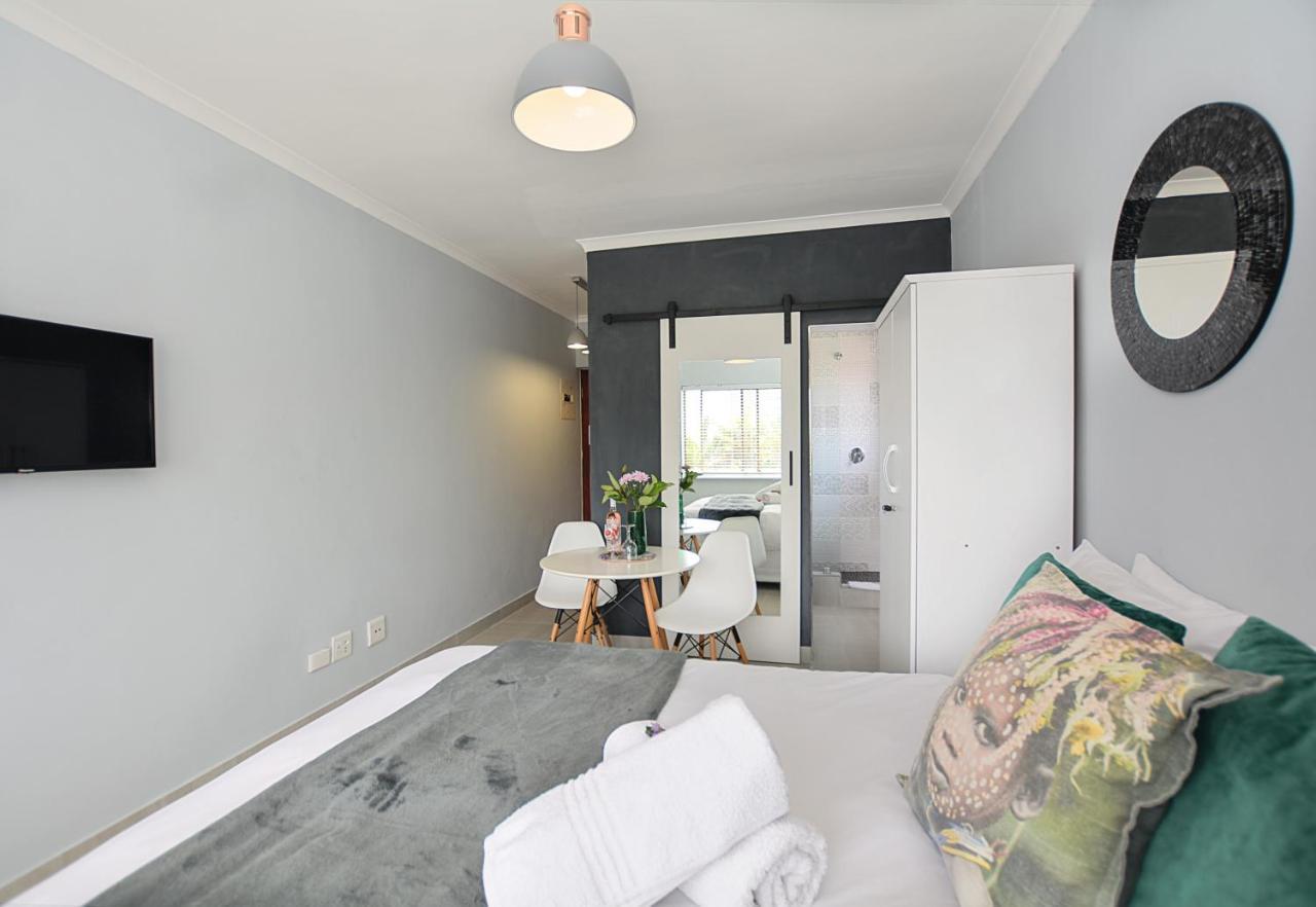 Sea Breeze Apartments Bloubergstrand Exterior photo