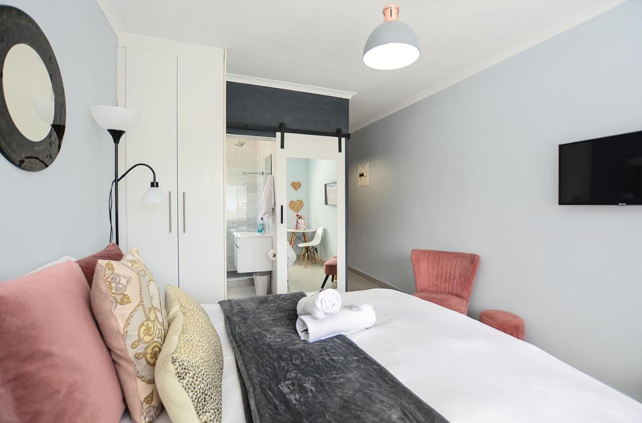Sea Breeze Apartments Bloubergstrand Exterior photo